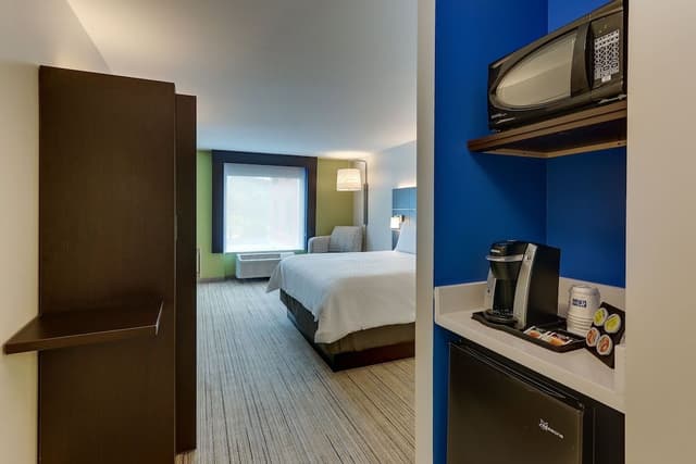 Standard Room, 1 King Bed