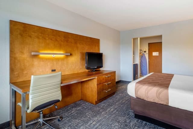 Room, 1 King Bed, Non Smoking