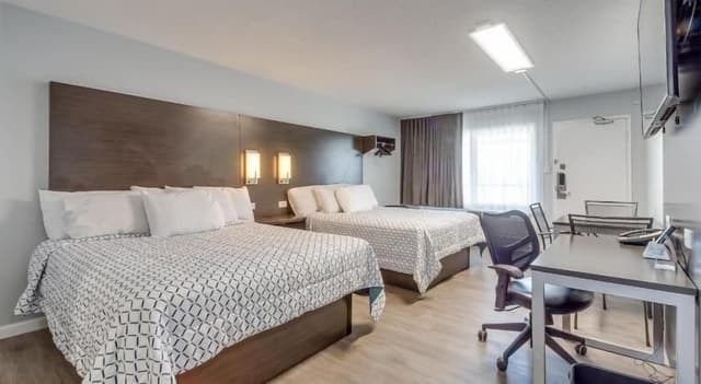 2 Queen Beds w/ Kitchenette Non-Smoking