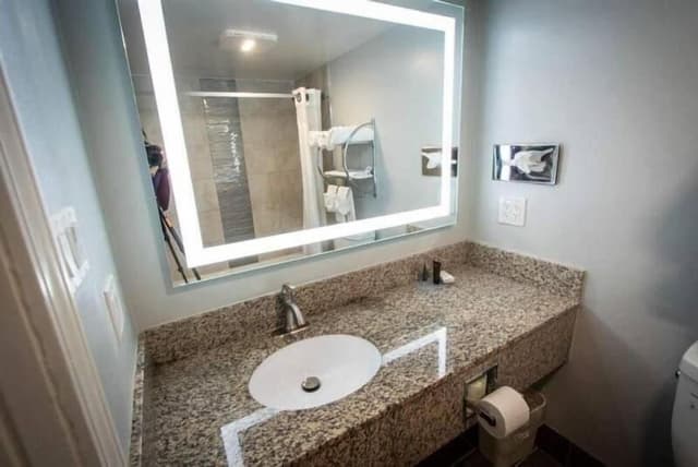 2 Queen Beds w/ Kitchenette Non-Smoking