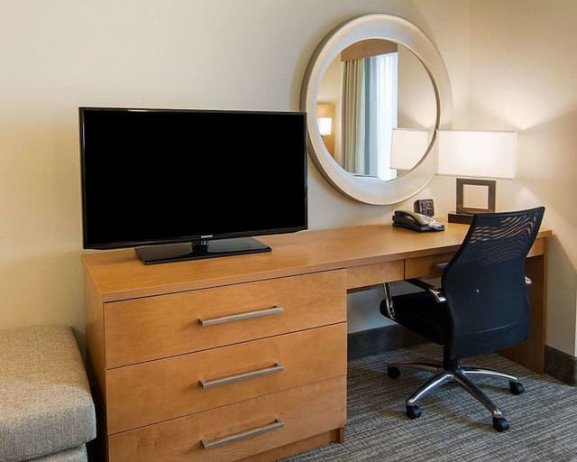 Suite, 1 King Bed, Non Smoking