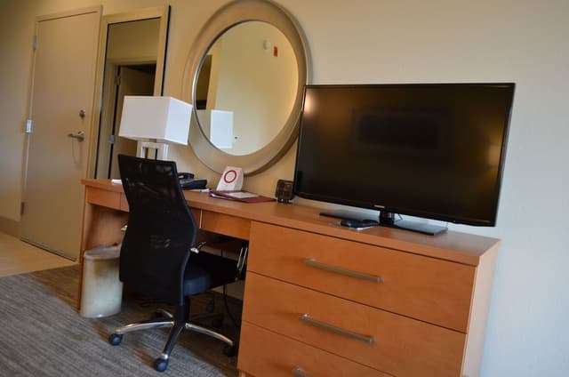 Suite, 1 King Bed, Non Smoking