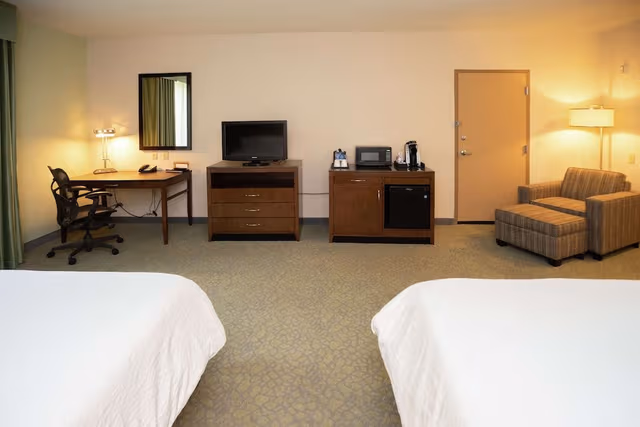 Room, 2 Queen Beds, Accessible (Roll-In Shower)