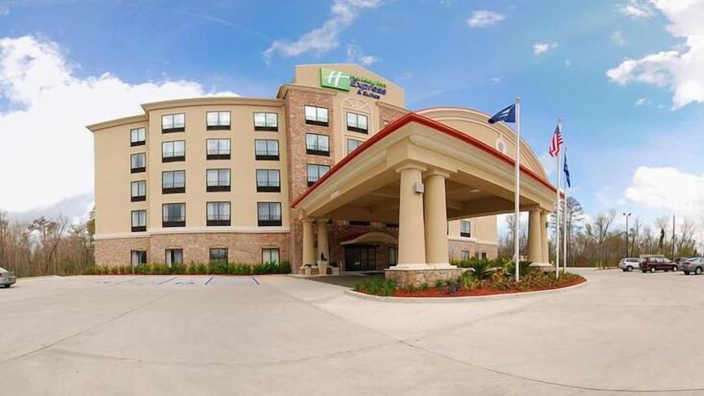 HOLIDAY INN EXPRESS & SUITES L2