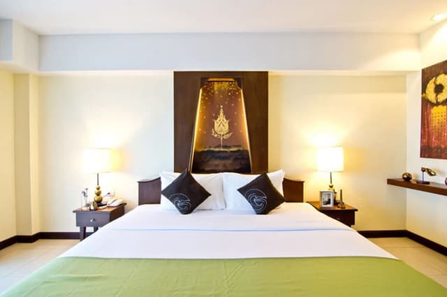 Deluxe Room, City View