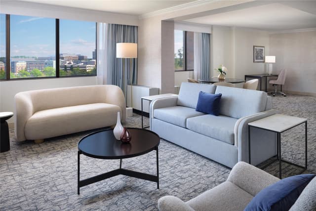 1 KING BED PRESIDENTIAL SUITE