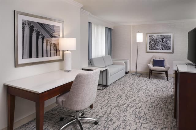 1 KING BED 1 BEDROOM SUITE