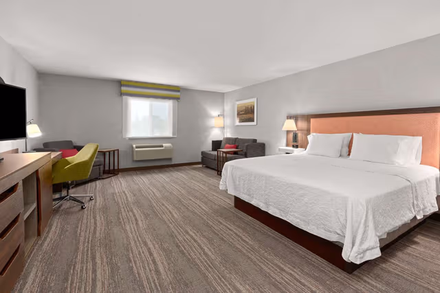 1 KING BED STUDIO SUITE W/SHOWER ONLY NONSMOK