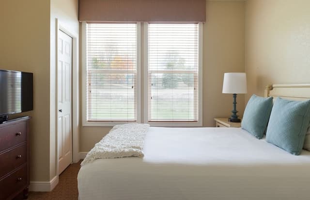 Suite, 3 Bedrooms