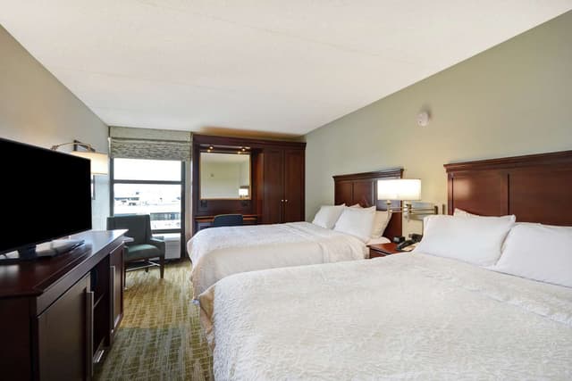 2 QUEEN BEDS- MINIFRIDGE-MICROWAVE