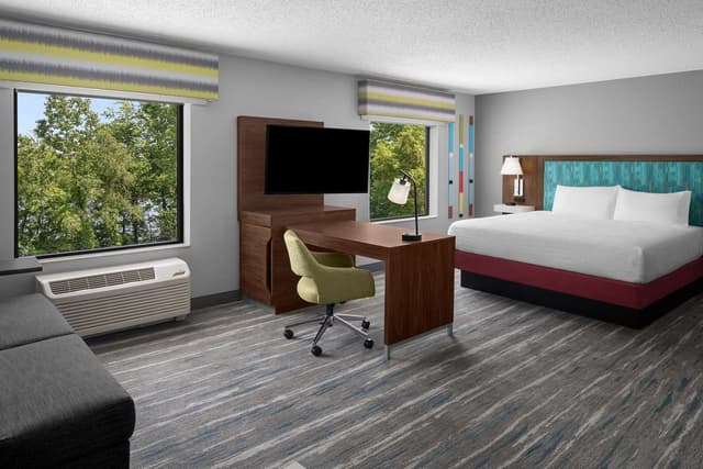 1 KING BED STUDIO SUITE NONSMOKING