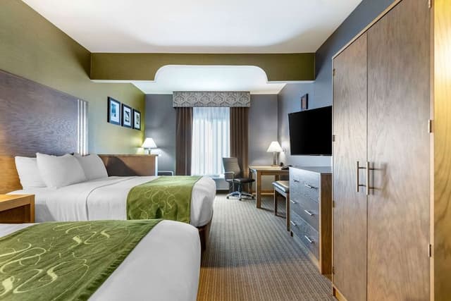 Suite, 2 Queen Beds, Non Smoking