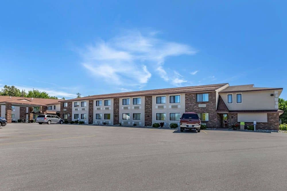 QUALITY INN SAINT IGNACE QUALITY INN SAINT IGNACE