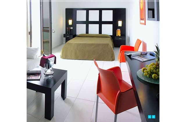 Suite, Sea View (and Temple view)