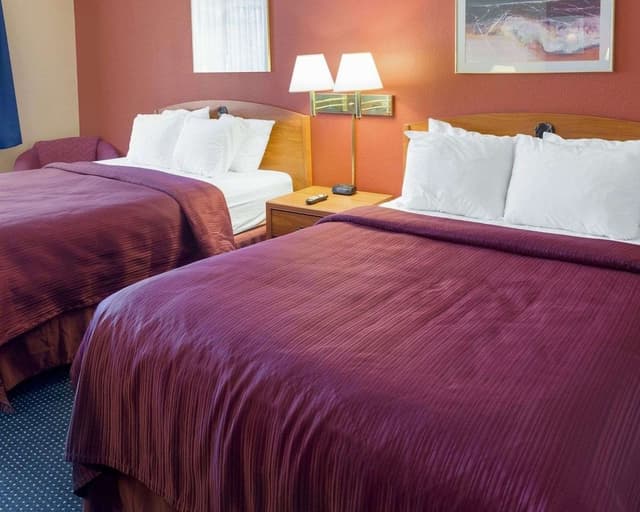 Standard Room, 2 Queen Beds, Non Smoking
