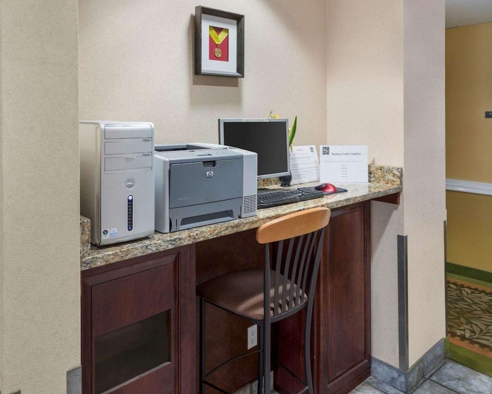 Quality Inn LAKEVILLE3