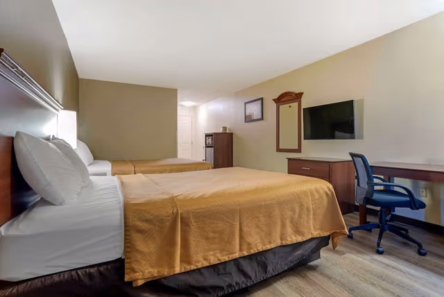 Standard Room, 2 Queen Beds, Non Smoking