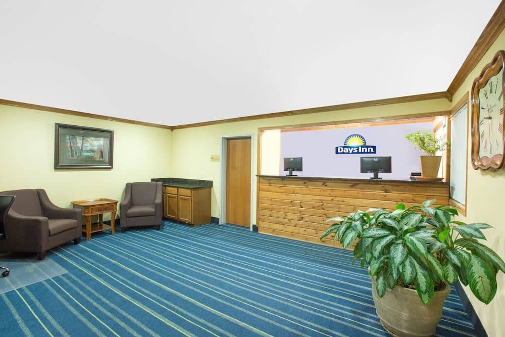 DAYS INN MERIDIAN DAYS INN MERIDIAN