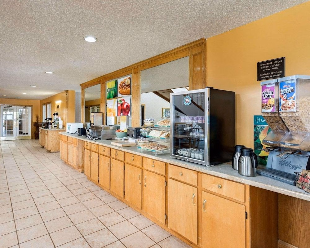 QUALITY INN ROBINSONVILLE3