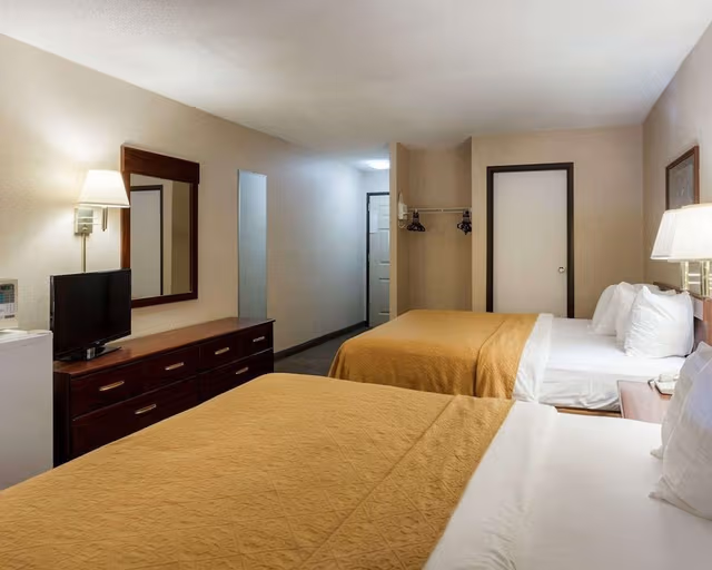 Standard Room, 2 Queen Beds, Non Smoking