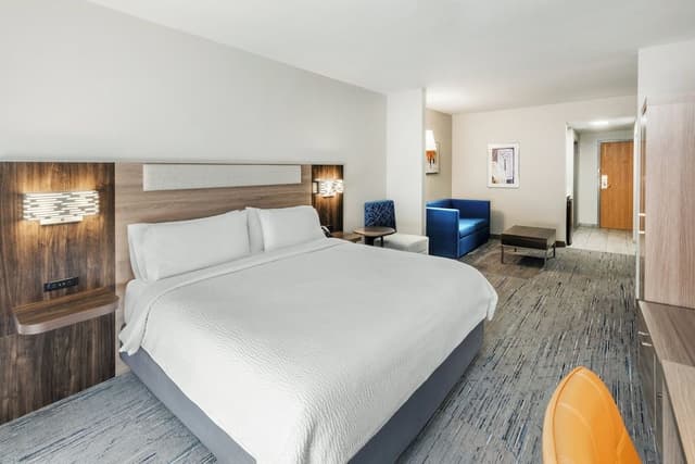 Suite, 1 King Bed (Additional Living Area)