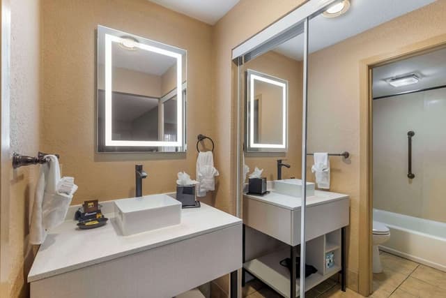 Standard Room, 2 Double Beds, Non Smoking, Refrigerator