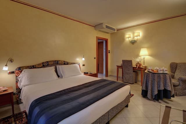 Superior Room, 1 Queen Bed