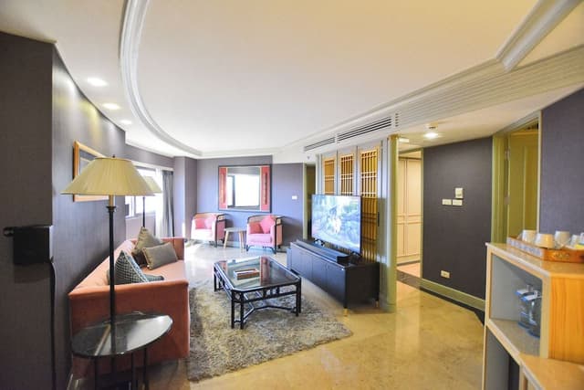 The King Suite (2 Bedroom)