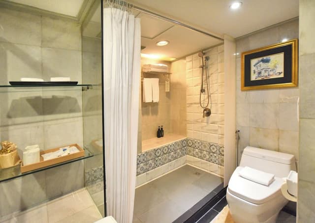 The King Suite (2 Bedroom)