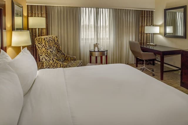 Standard Room, 1 King Bed
