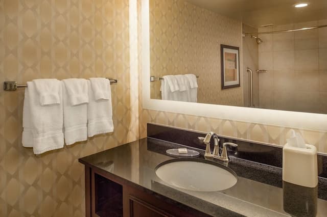 Standard Room, 1 King Bed