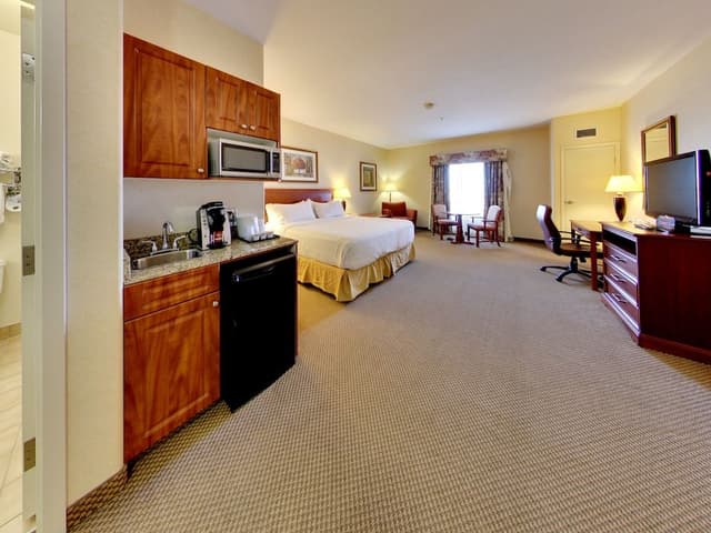 Standard Room, 1 King Bed