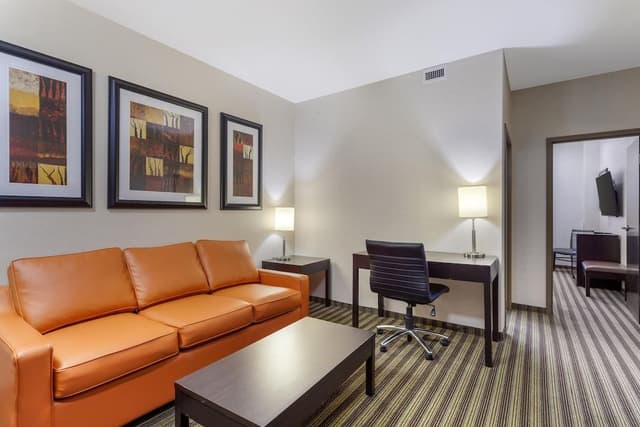 Executive Suite, 1 King Bed, Non Smoking