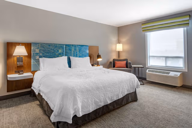 1 KING BED ACCESSIBLE ROOM NONSMOKING