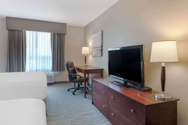 Suite, 2 Queen Beds, Non Smoking, Microwave (with Sofabed)