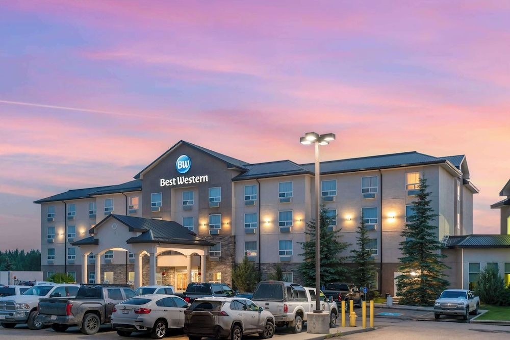 เบสต์ เวสเทิร์น ร็อคกี้ เมาน์เท็น เฮาส์ (BEST WESTERN ROCKY MOUNTAIN HOUSE INN & SUITES)1