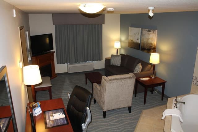 Suite, 1 King Bed, Non Smoking, Jetted Tub (with Sofabed)