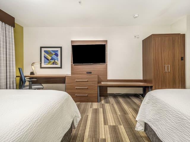Suite, Multiple Beds