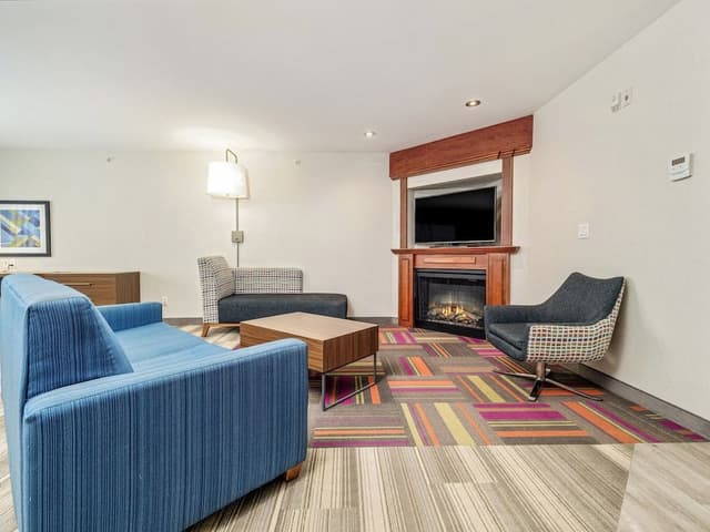 Suite, 1 King Bed, Jetted Tub