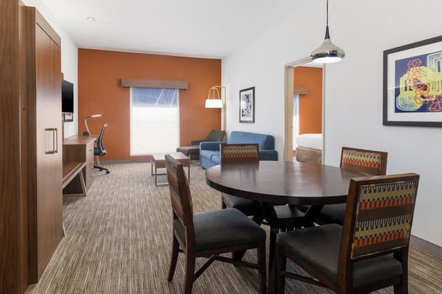 Standard Room, 1 King Bed, City View