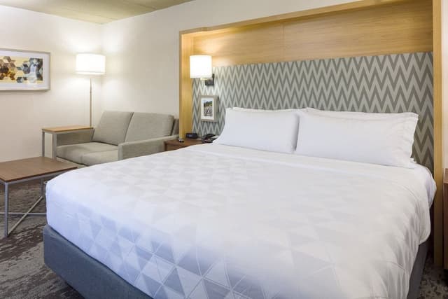 Standard Room, 1 King Bed