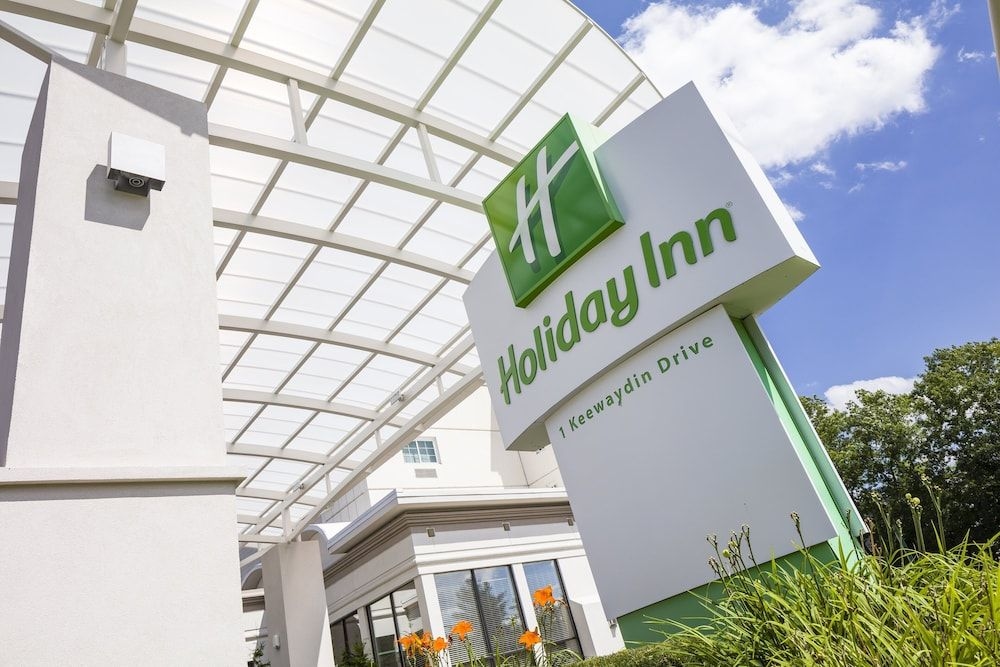 HOLIDAY INN SALEM (I-93 AT EXIT 2)2