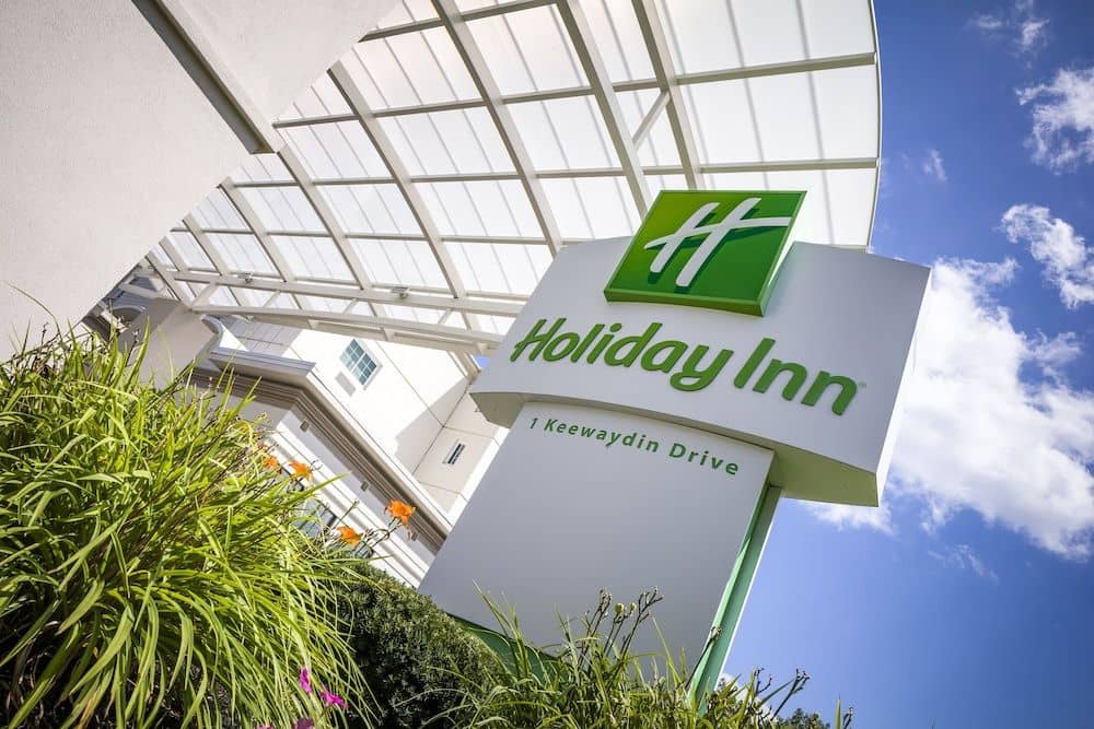 HOLIDAY INN SALEM (I-93 AT EXIT 2) HOLIDAY INN SALEM (I-93 AT EXIT 2)