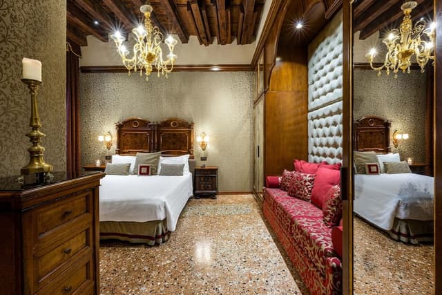 Deluxe Room, Canal View
