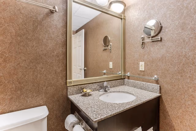 Standard Room, 1 King Bed, Non Smoking, Refrigerator & Microwave