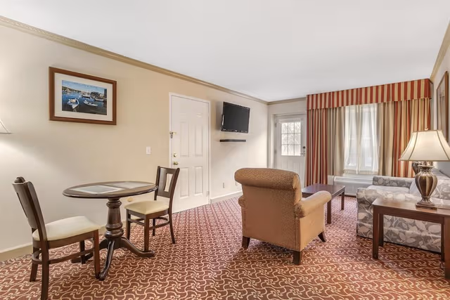 Standard Room, 1 King Bed, Non Smoking, Refrigerator & Microwave