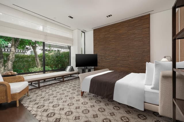 Garden Villa King