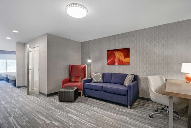 2 QN 1 BDRM STE MOBILITY ACCESS