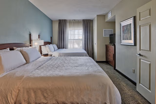 Suite, 2 Bedrooms, Kitchen