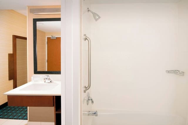 Room, 2 Queen Beds (Hearing Accessible)